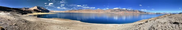 Vista panoramica sul lago Tso Moriri — Foto Stock