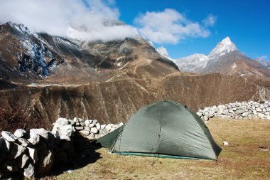 Çadır Himalaya dağlarında - Everest merkez kampa trek