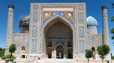 Sher Dor Medressa - Registan - Samarkand - Uzbekistan clipart