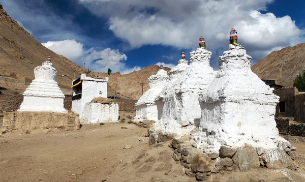 Stupas i leh - ladakh - jammu och kashmir - Indien — Stockfoto