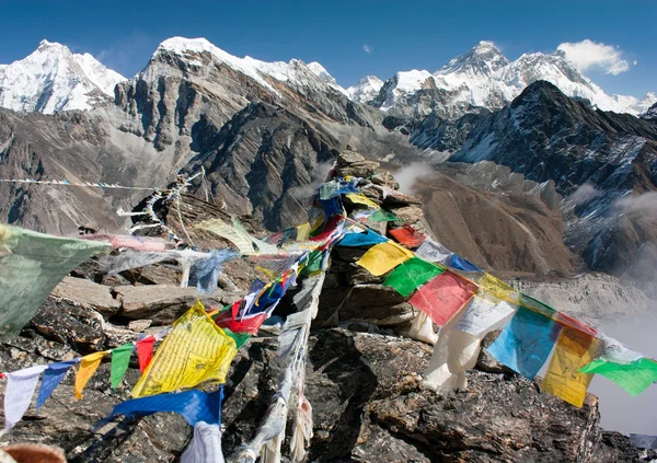 Vista de Everest desde Gokyo ri - camino al campamento base del Everest — Foto de Stock