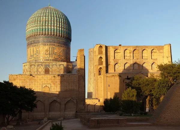 Da mesquita Bibi-Khanym - Registan - Samarcanda — Fotografia de Stock