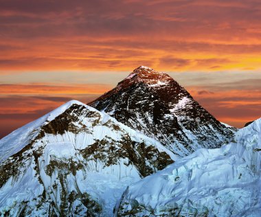 Everest görünümünden kala patthar akşamlar