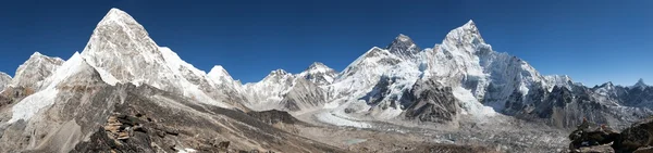 Панорамный вид на Эверест — стоковое фото