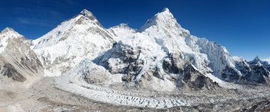 Everest Dağı'nın güzel manzarasına