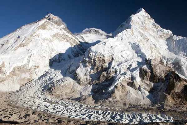 Vacker utsikt över mount Everest, Lhotse och nuptse — Stockfoto