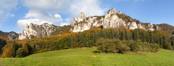 Sulov klippiga bergen - sulovske skaly - Slovakien — Stockfoto