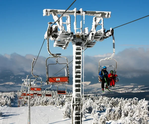 Chair lift on Mount Serak for downhill skiers — Stock Photo, Image