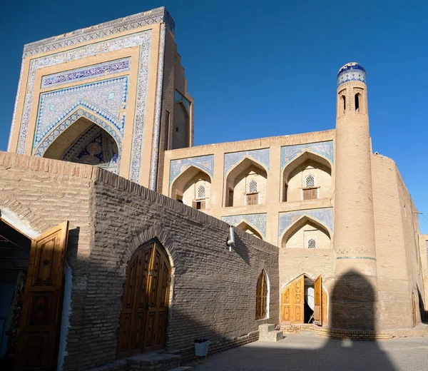 Alloquli Khan Medressa - Khiva - Uzbekistan — Stock Photo, Image