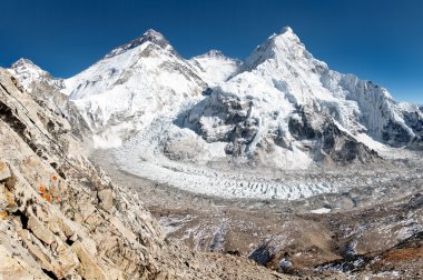 Everest Dağı, Lhotse ve Nuptse görünümünü