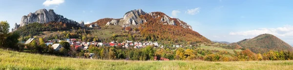 Vrsatec e Vrsatecke Podhradie - Eslováquia — Fotografia de Stock