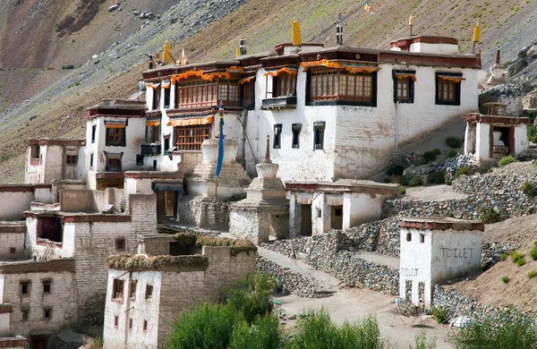 Lingshed gompa - buddhistiska kloster i Zanskar dalen — Stockfoto