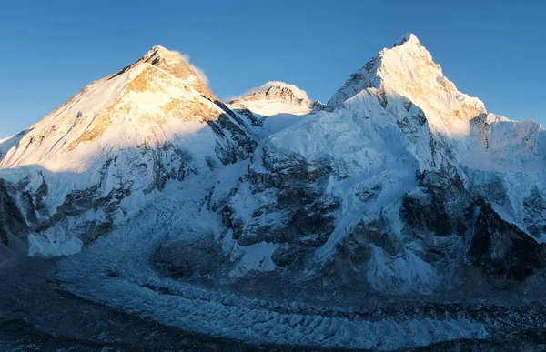 Panoramautsikt över mount everest, lhotse och nuptse — Stockfoto