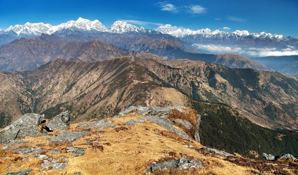 Панорамный вид на Гималаи от пика Пайки — стоковое фото