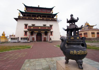 Temple Megdzhid-Dzhanrayseg in Ulaanbaatar clipart