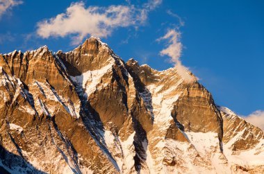 Lhotse ve bulutlar görünümünü en iyi sıcak sesi üzerinde akşam