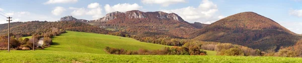 Vrsatec ve Vrsatecke Podhradie Köyü - Slovakya — Stok fotoğraf