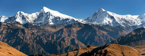 Vista de Putha Churen Himal y Dhaulagiri Himal — Foto de Stock