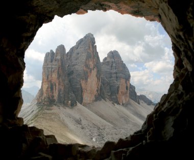 Drei Zinnen veya Tre Cime di Lavaredo Dolomiten dağlar