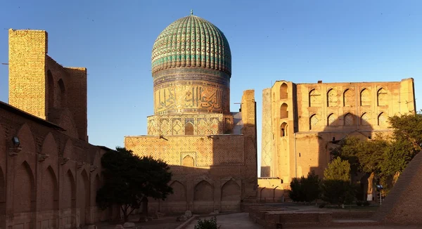 Mezquita Bibi-Khanym - Registán - Samarcanda - Uzbekistán — Foto de Stock