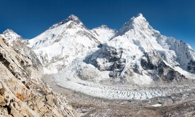 Everest Dağı, Lhotse ve Nuptse görünümünü