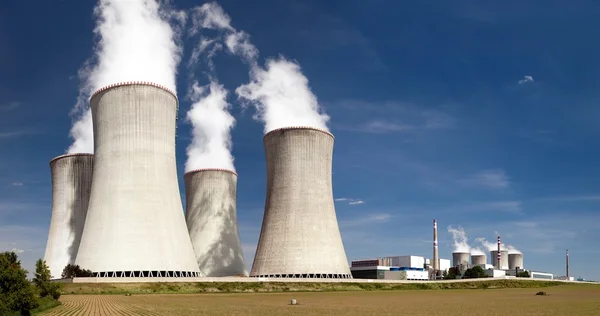 Nuclear power plant and cooling towers — Stock Photo, Image