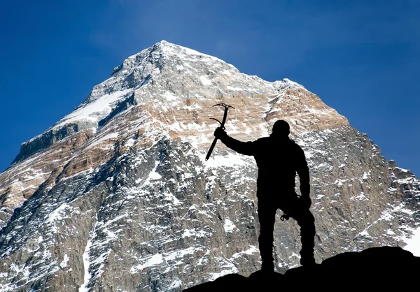 Monte Everest de Kala Patthar y silueta del hombre —  Fotos de Stock