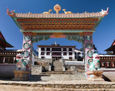 Tengboche Gompa veya manastır için ağ geçidi