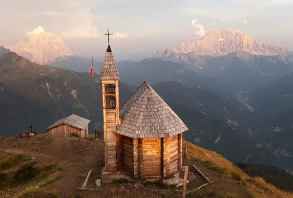 Mount Col DI Lana Monte Pelmo and mount Civetta — Stok fotoğraf