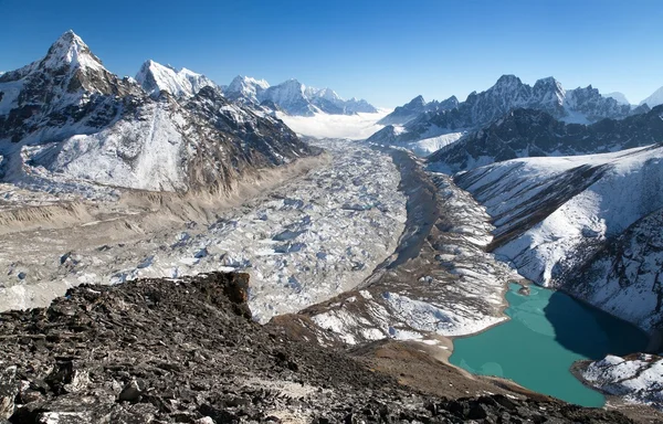 View of Ngozumba glacier — Stock Photo, Image