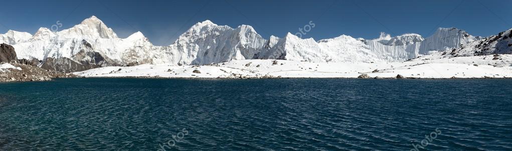 Mount Makalu above lake near Kongma La pass