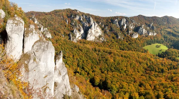 Sulov klippiga bergen - sulovske skaly - Slovakien — Stockfoto