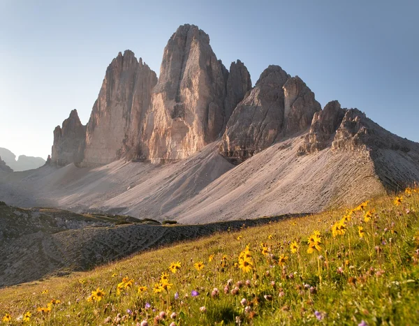 Drei Zinnen veya Tre Cime di Lavaredo, İtalyan Alpleri — Stok fotoğraf