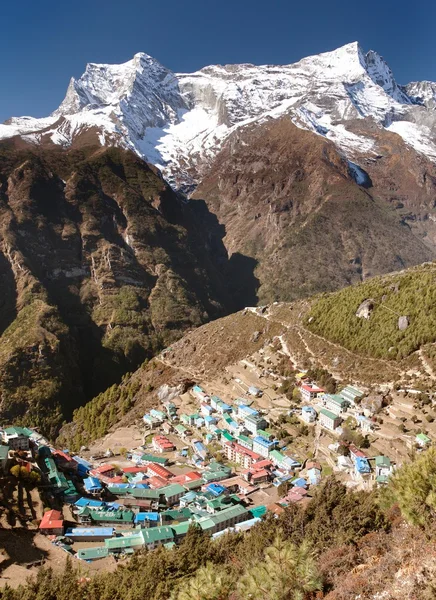 Namche Bazar and mount Kongde — Stock Photo, Image