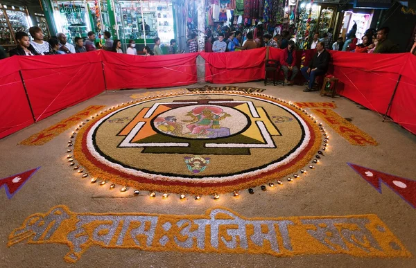 Nepalese people painting art during festival — Stock Photo, Image