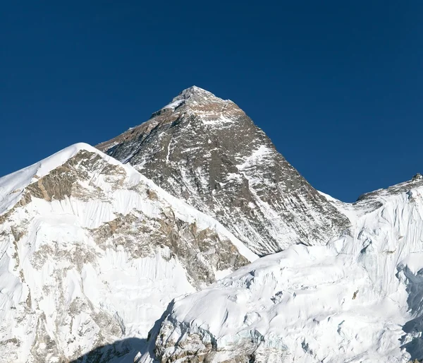 Vrchol mount Everest z kala patthatvrchol mount Everest z kala patthat, způsob, jak everest základní tábor, národní park sagarmatha, údolí khumbu, Nepál — Stock fotografie