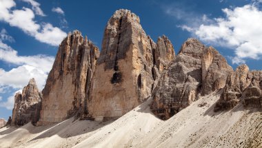 Drei Zinnen veya Tre Cime di Lavaredo, İtalyanca Alps