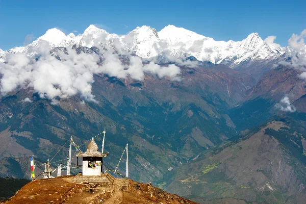 Stupa and prayer flags - Nepal — Stockfoto