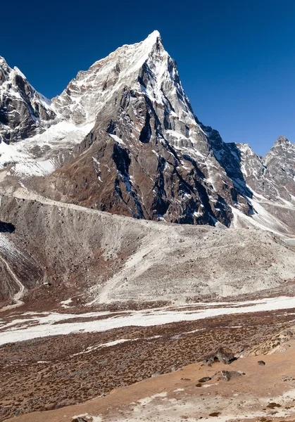 Berg Arakam Tse, Gipfel auf dem Weg zum ewigsten Basislager — Stockfoto