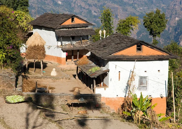 Tipico bellissimo villaggio in Nepal — Foto Stock