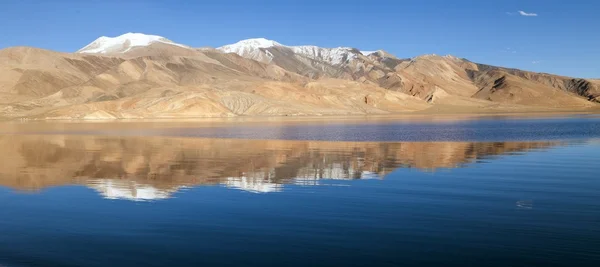 Lago Tso Moriri no vale de Rupshu - Ladakh — Fotografia de Stock
