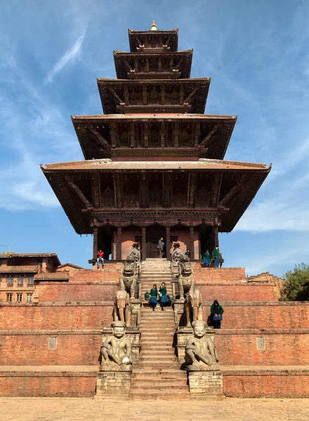 Nyatapola Pagoda on Taumadhi Square in Bhaktapur — Stock Photo, Image
