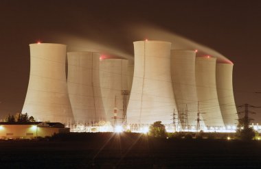 Jaslovske Bohunice güç bitki, Slovakya gece görünümü