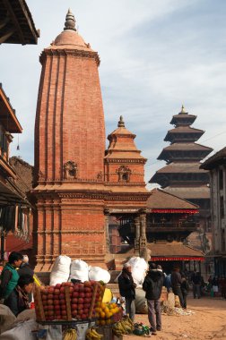  Temples of Durbar Square with people in Bhaktapur