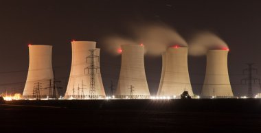 Jaslovske Bohunice güç bitki, Slovakya gece görünümü