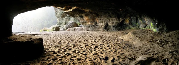 Frienstein，砂岩洞穴 — 图库照片