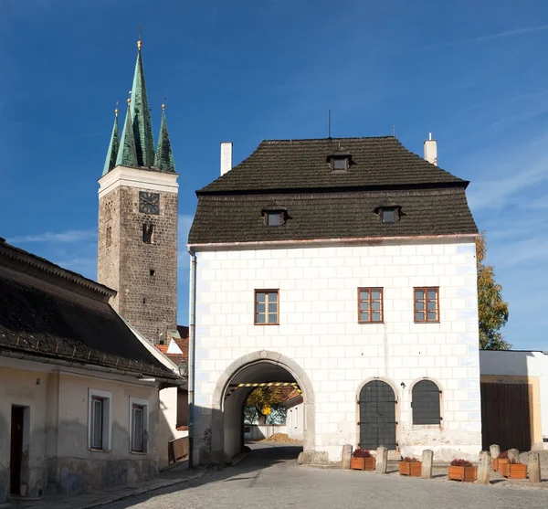 Telc ou Teltsch ville, porte et tour de la ville — Photo