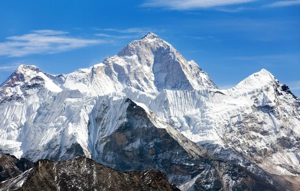 Pohled z hory makalu (8463 m) z kongma la pass - cesta do základního tábora Everestu, tři průchody trek, everest oblast, národní park sagarmatha, údolí khumbu, Nepál — Stock fotografie