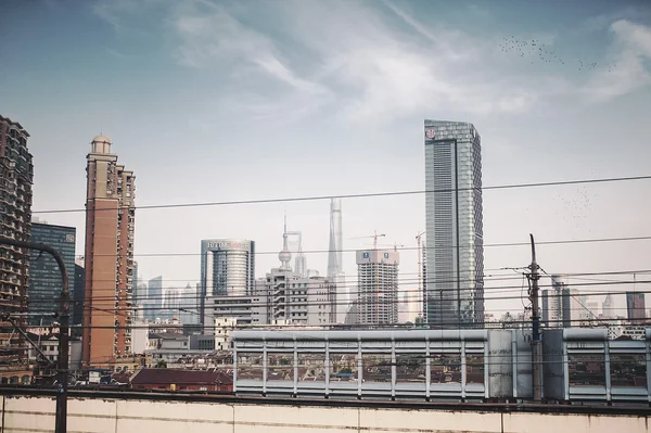 Shanghai Skyline en la luz de la mañana . —  Fotos de Stock