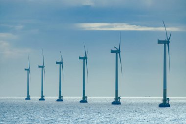 Denizdeki yel değirmeni çiftliği